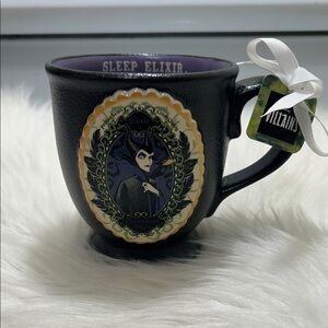 {BNWT}Rae Dunn Black and Purple Disney Villains Large Mug. A collectors dream:)
